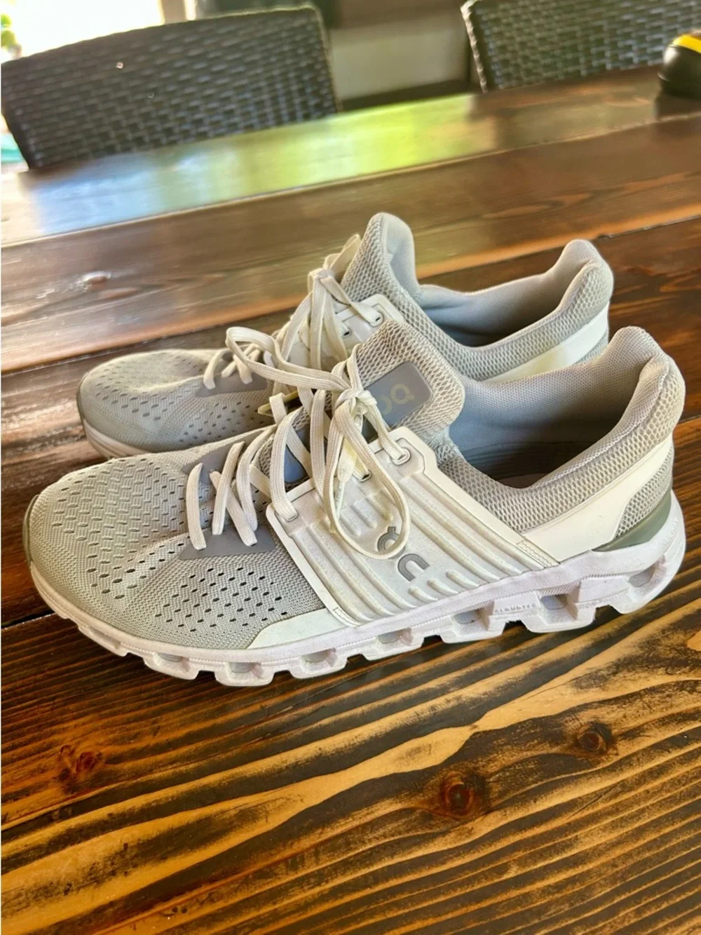 On Running Cloudswift Women’s Sneakers in Light Grey - Picture 2 of 7